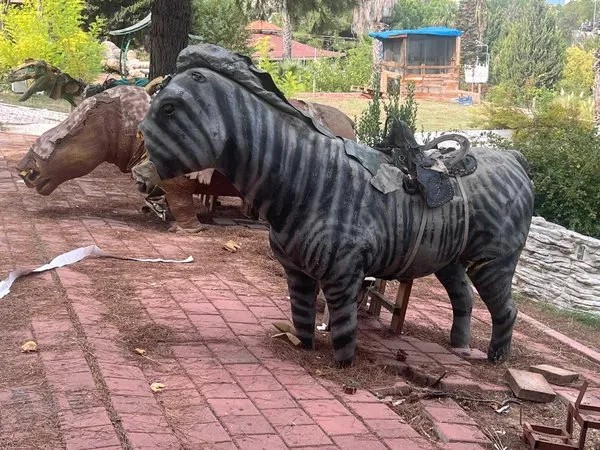 CHP’li belediye görkemli törenle açmıştı! Milyonluk park tehlike yuvası oldu